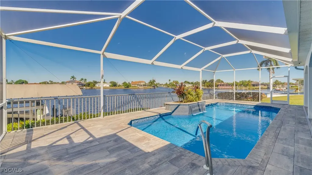 313 SE 33rd Terrace Cape Coral FL 33904