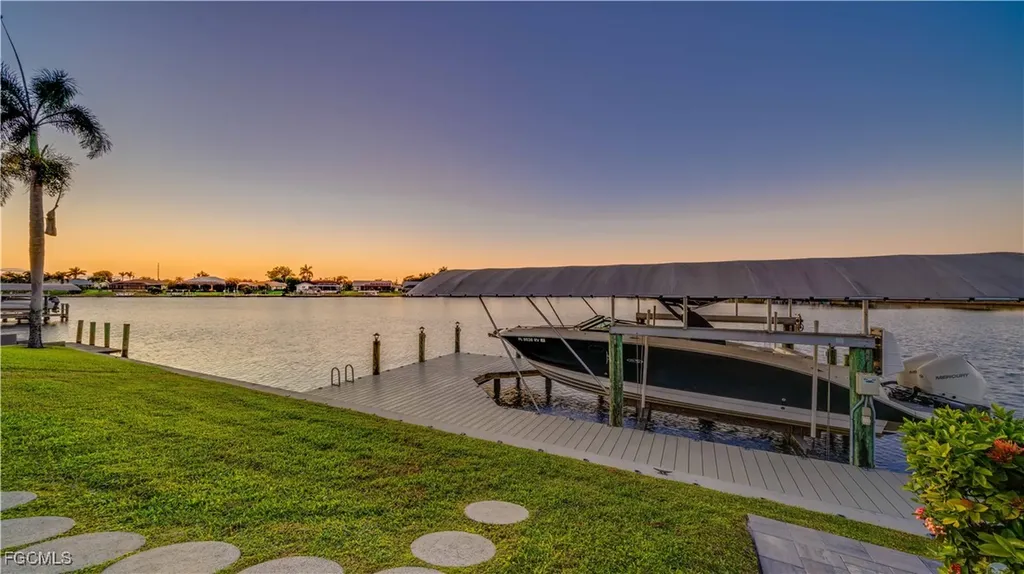 313 SE 33rd Terrace Cape Coral FL 33904