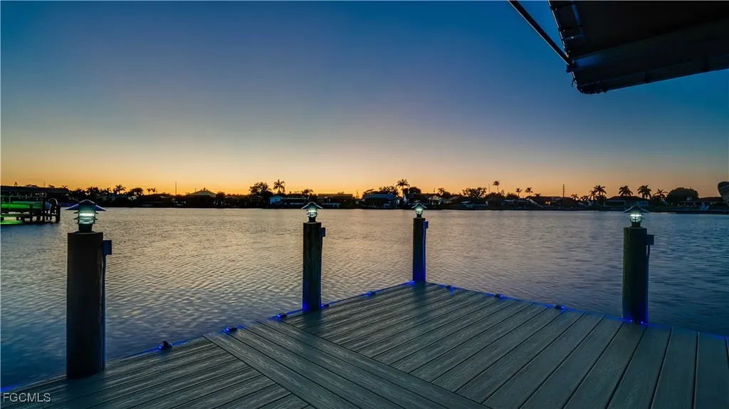 313 SE 33rd Terrace Cape Coral FL 33904