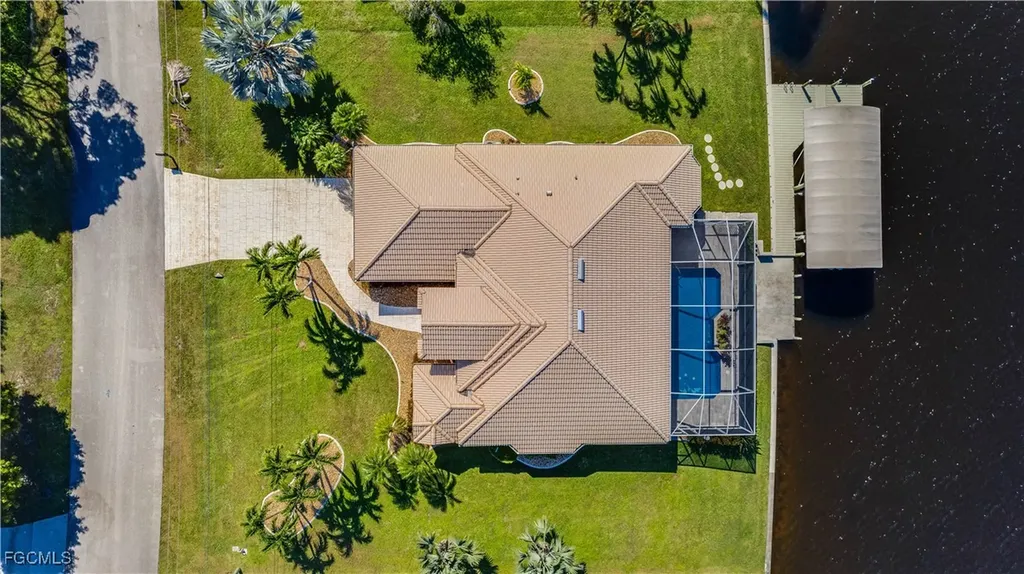 313 SE 33rd Terrace Cape Coral FL 33904