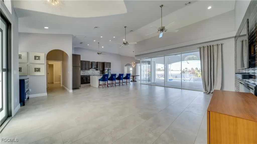 313 SE 33rd Terrace Cape Coral FL 33904