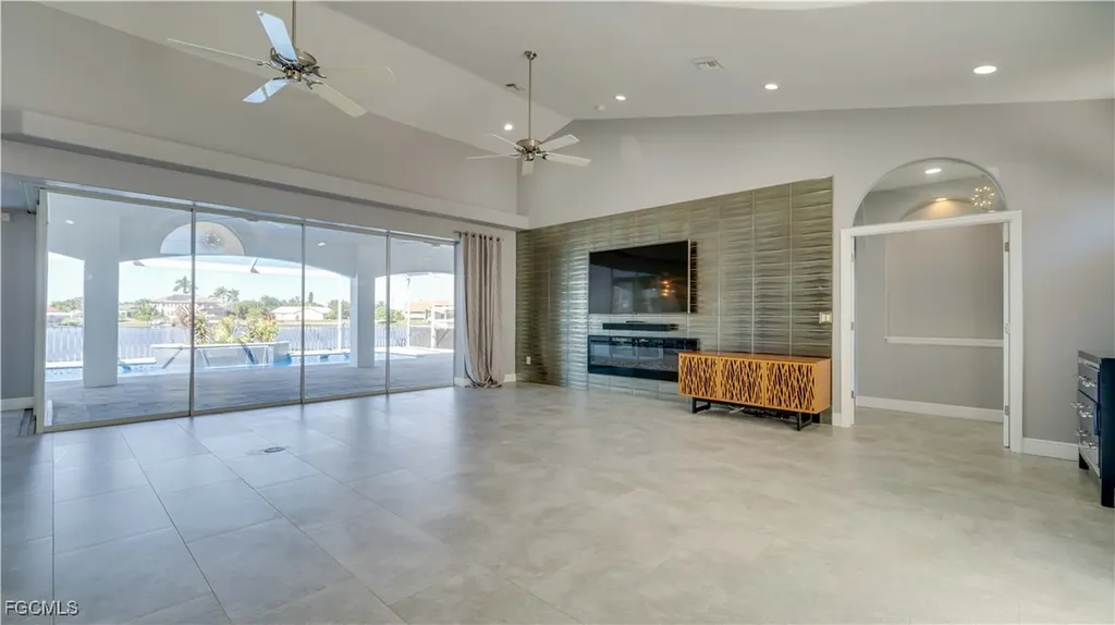 313 SE 33rd Terrace Cape Coral FL 33904