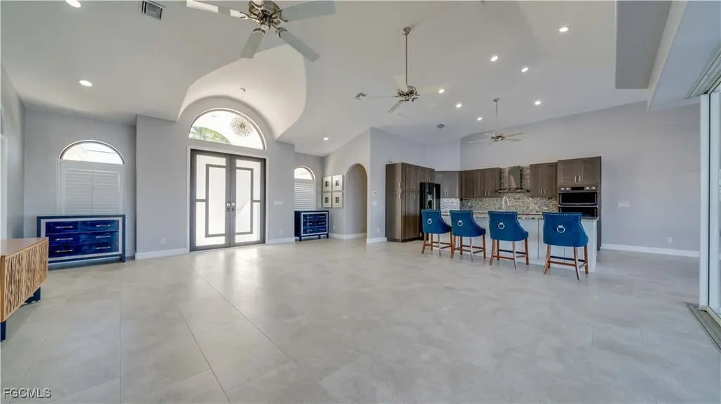313 SE 33rd Terrace Cape Coral FL 33904