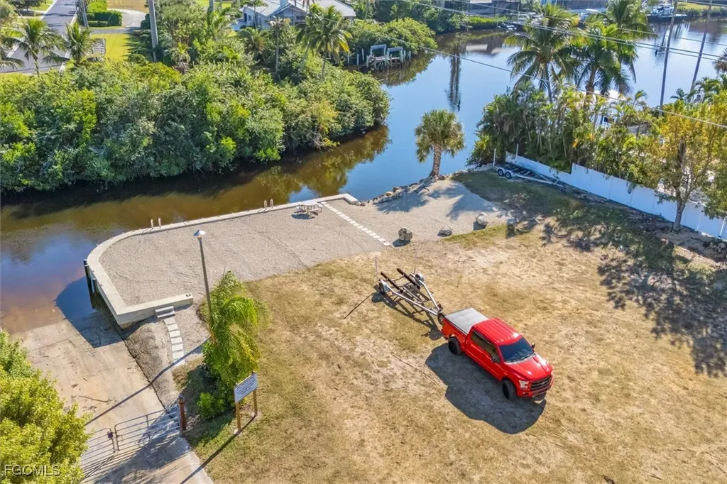 17585 Blackfriar Drive Fort Myers FL 33908