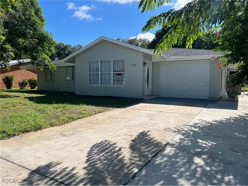 4033 School Circle Labelle FL 33935