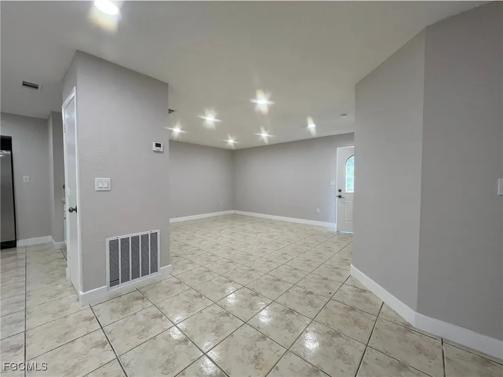 4033 School Circle Labelle FL 33935