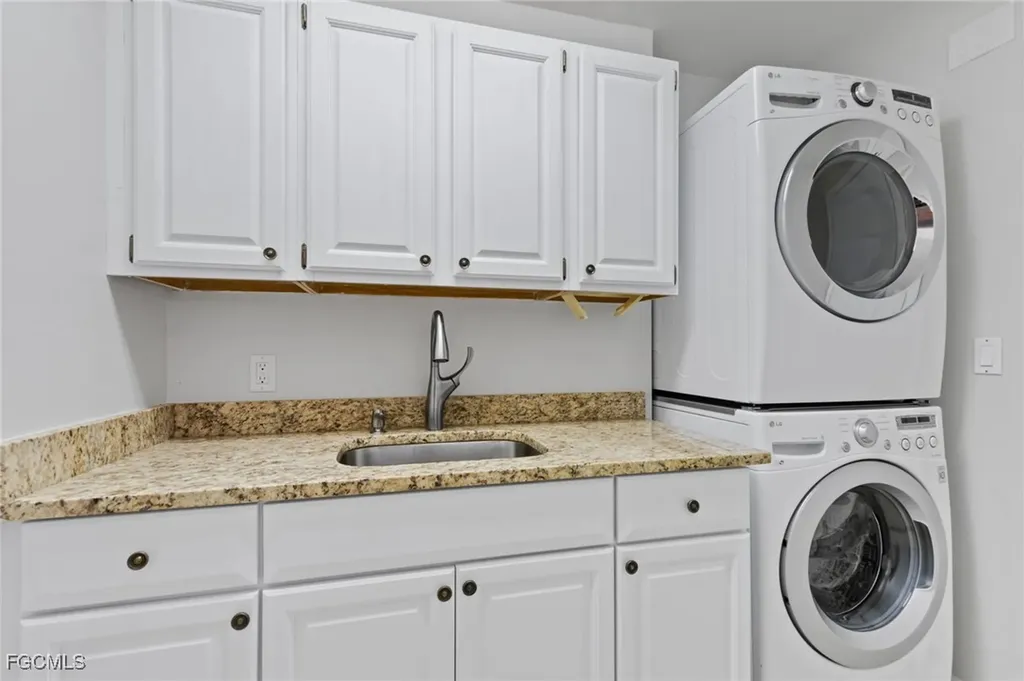 27163 Kindlewood Lane Bonita Springs FL 34134