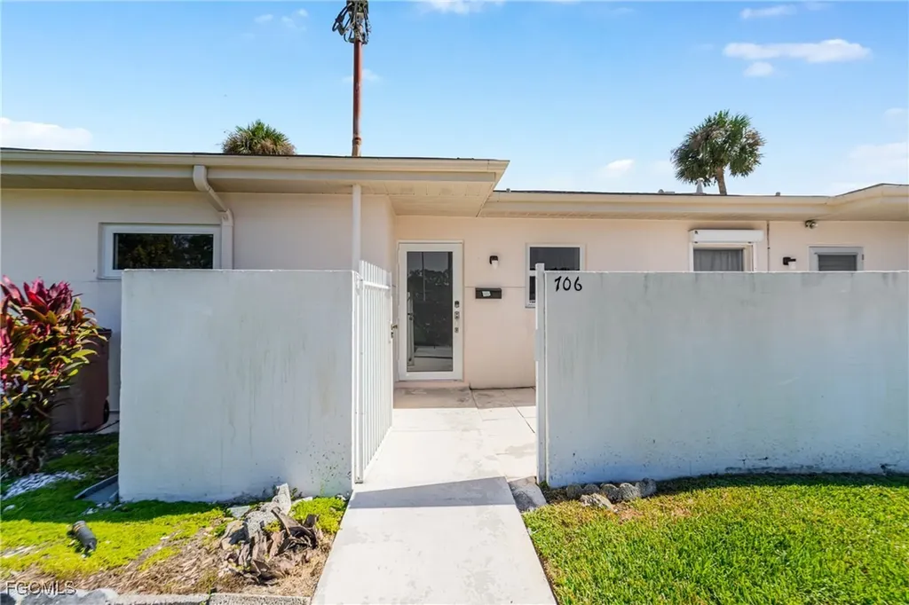 706 Joel Boulevard Lehigh Acres FL 33936