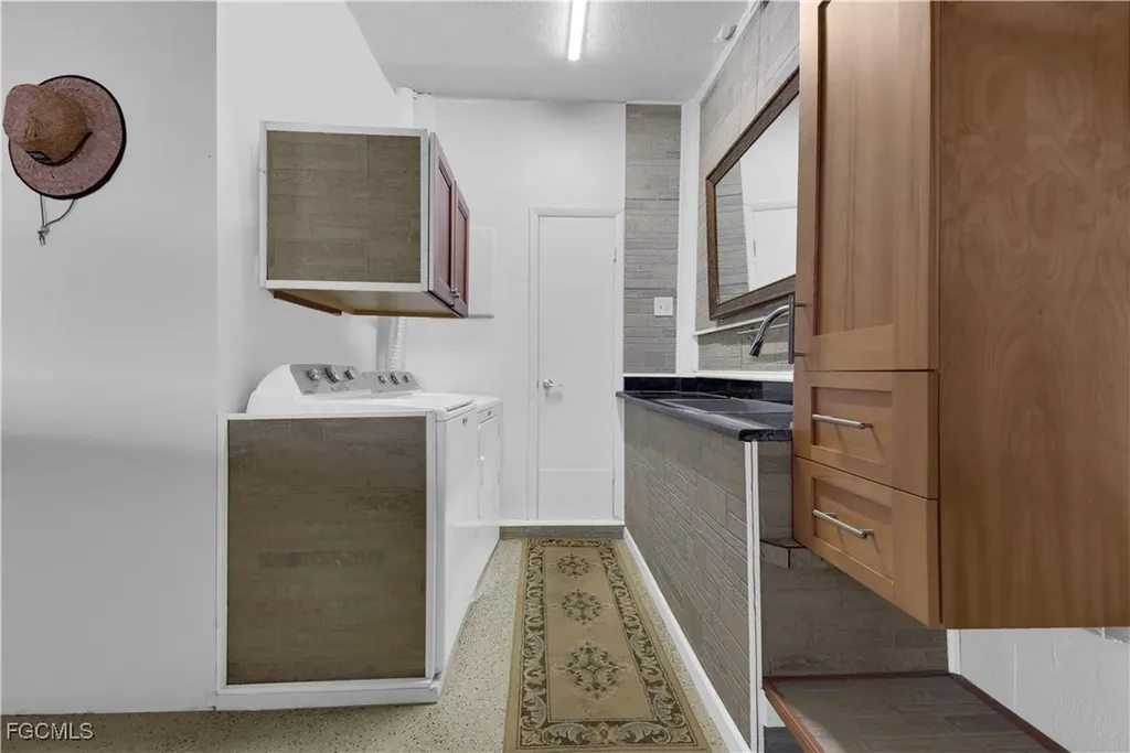 1891 Seminole Harbor Drive Alva FL 33920