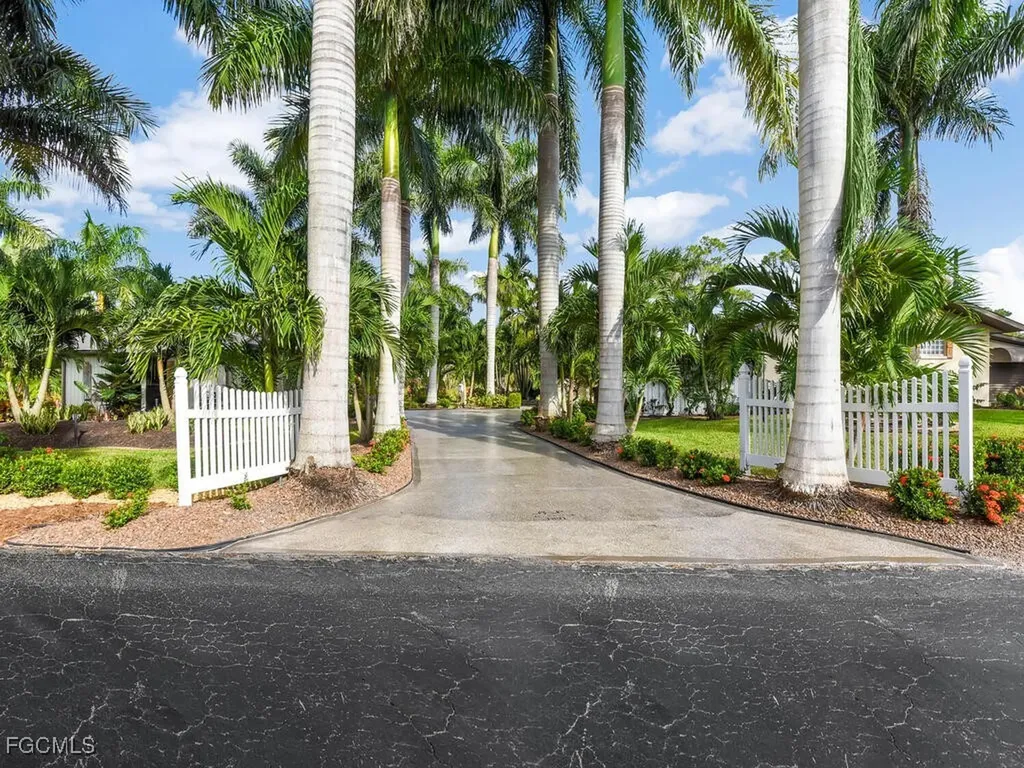 1891 Seminole Harbor Drive Alva FL 33920