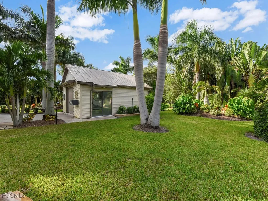 1891 Seminole Harbor Drive Alva FL 33920