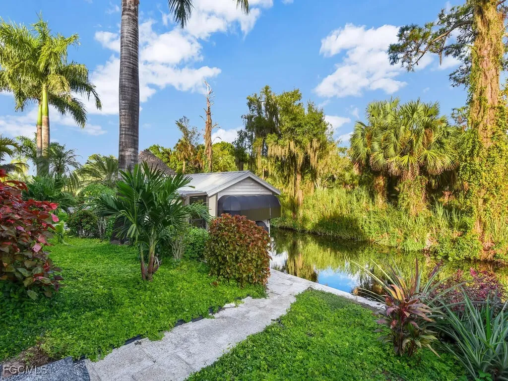 1891 Seminole Harbor Drive Alva FL 33920