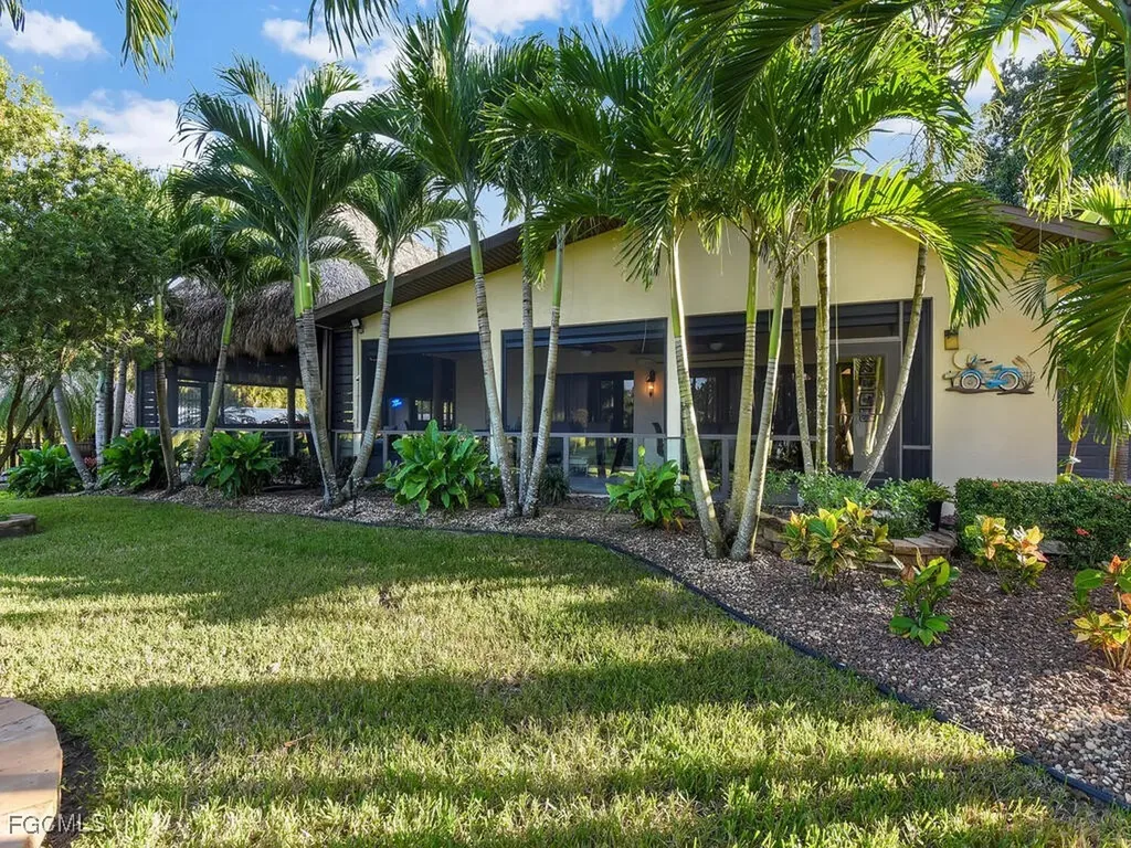 1891 Seminole Harbor Drive Alva FL 33920