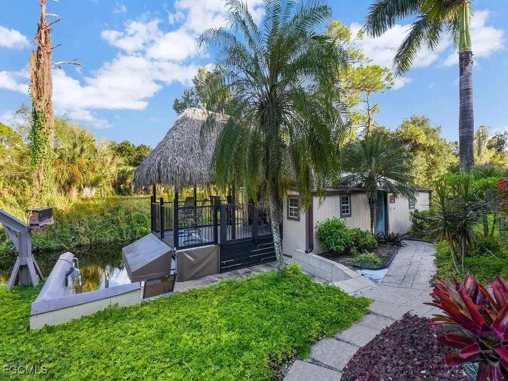 1891 Seminole Harbor Drive Alva FL 33920