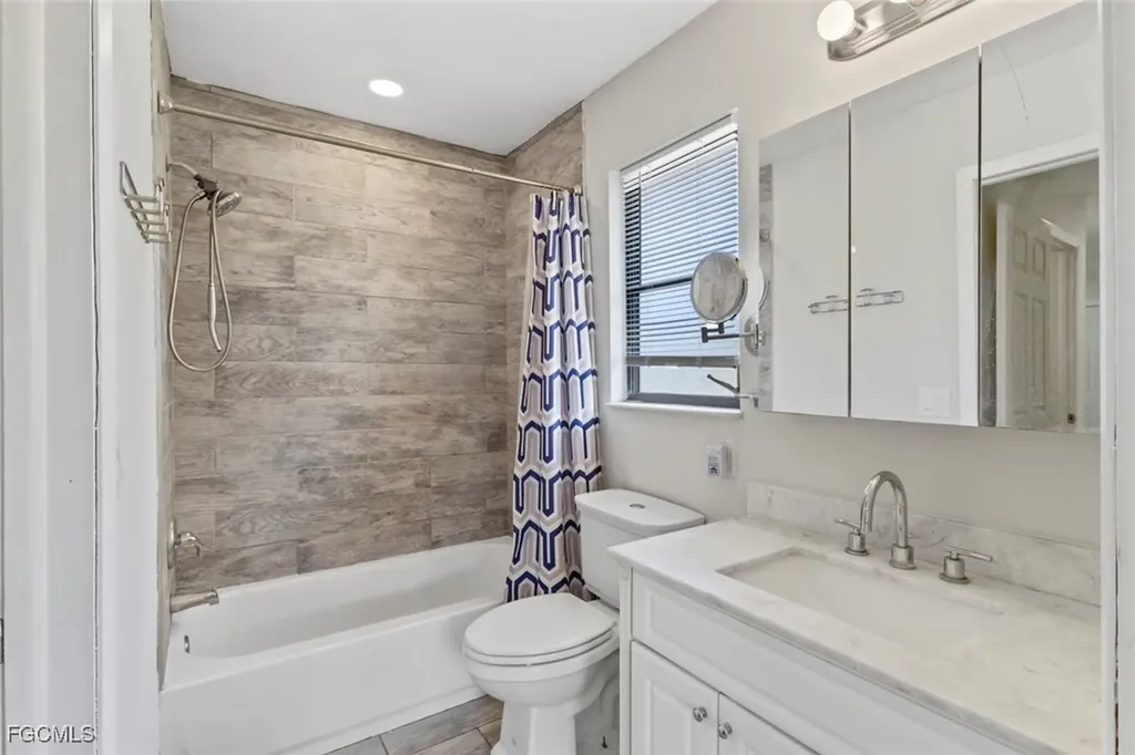 18417 Lee Road Fort Myers FL 33967