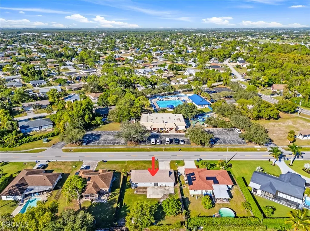 18417 Lee Road Fort Myers FL 33967