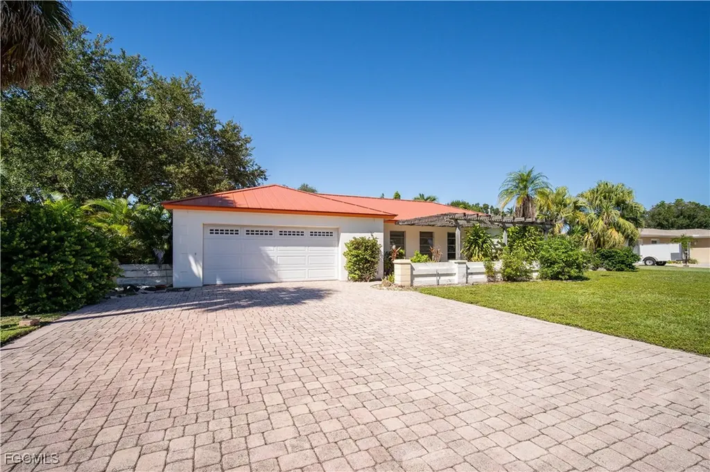 10160 Mcgregor Boulevard Fort Myers FL 33919