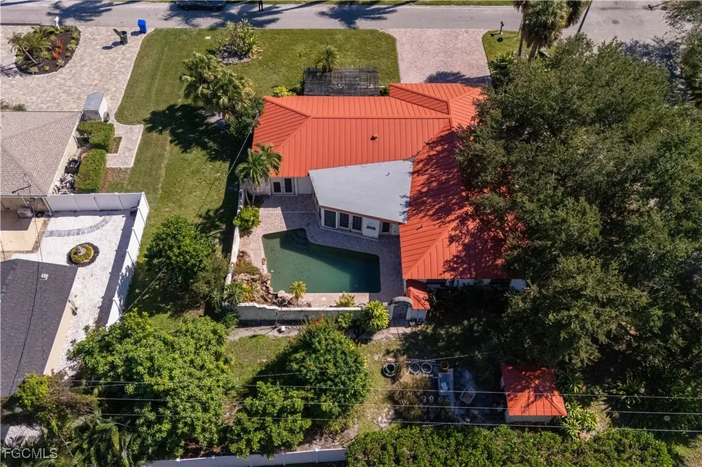 10160 Mcgregor Boulevard Fort Myers FL 33919
