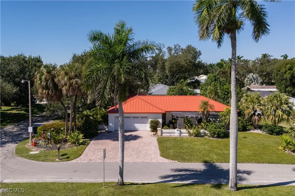 10160 Mcgregor Boulevard Fort Myers FL 33919