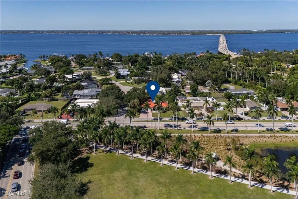 10160 Mcgregor Boulevard Fort Myers FL 33919