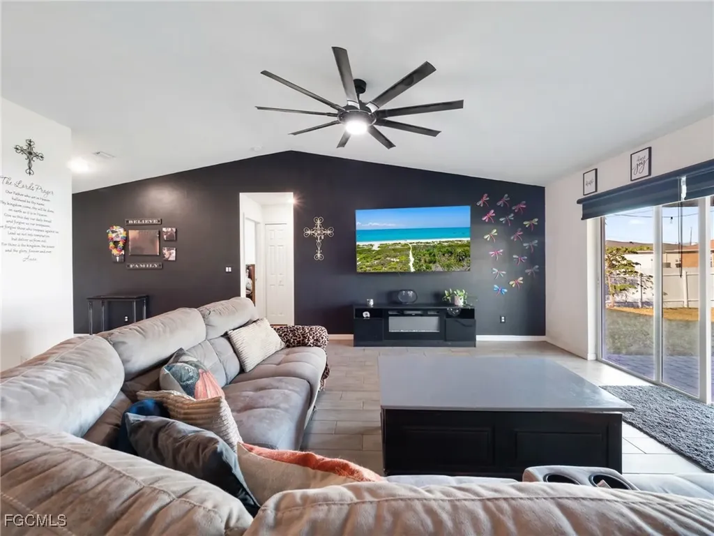 2737 NE 2nd Place Cape Coral FL 33909