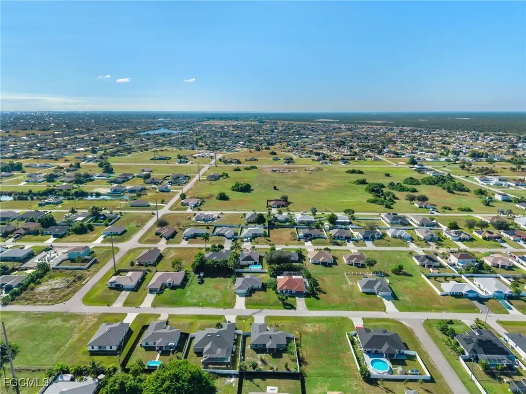 2737 NE 2nd Place Cape Coral FL 33909