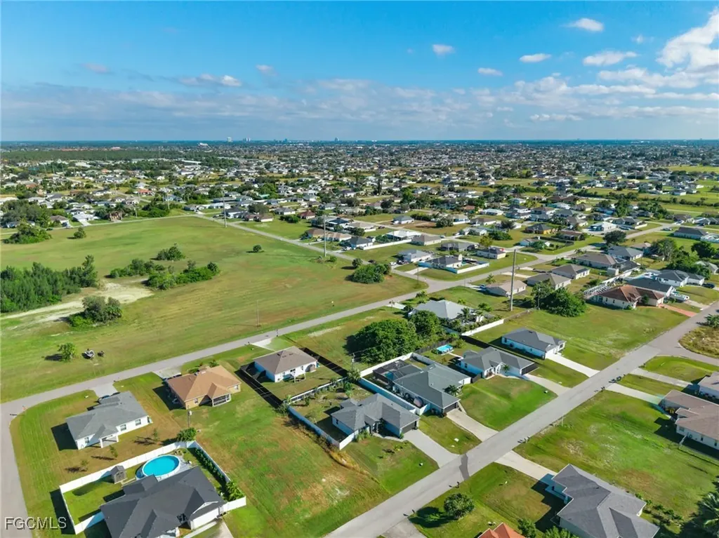 2737 NE 2nd Place Cape Coral FL 33909