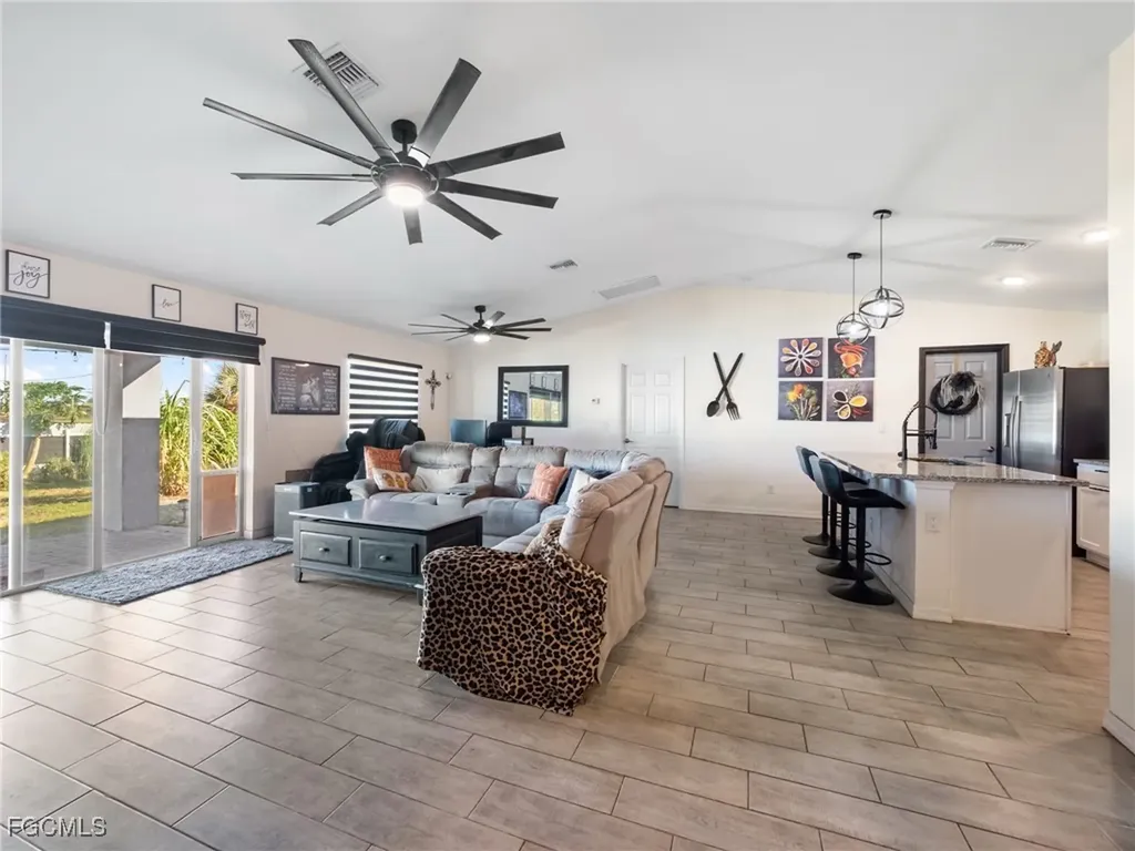 2737 NE 2nd Place Cape Coral FL 33909