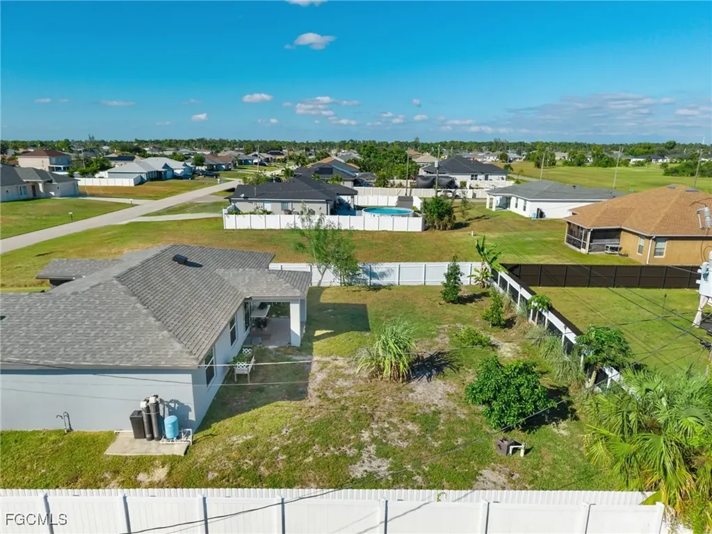 2737 NE 2nd Place Cape Coral FL 33909