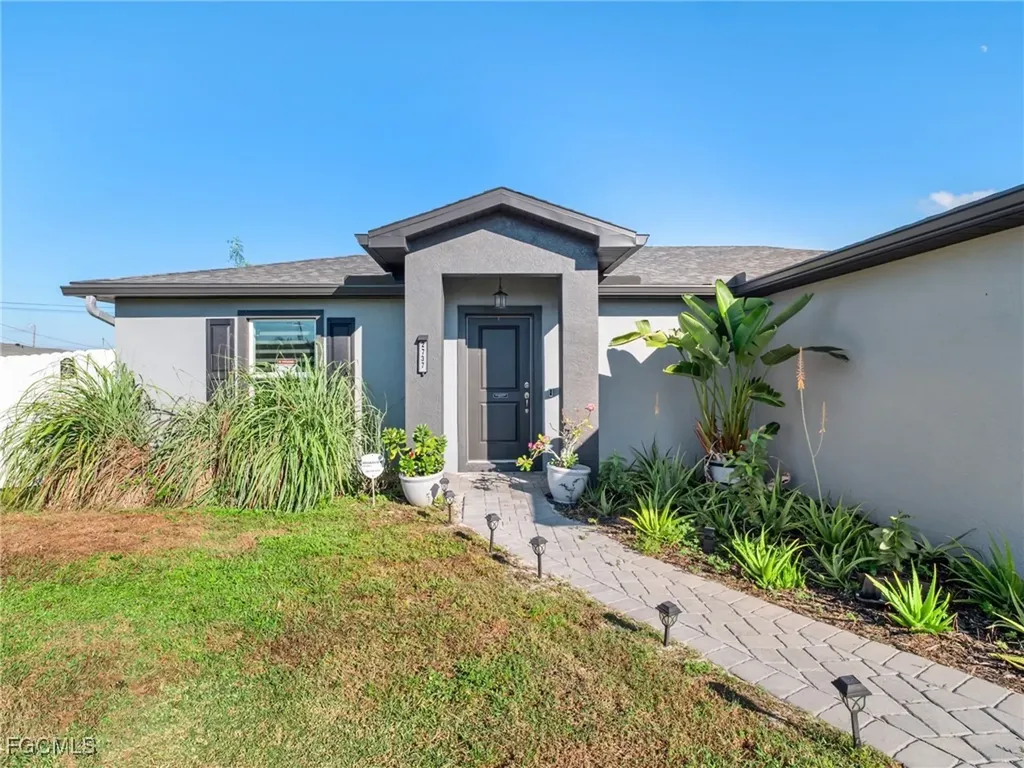 2737 NE 2nd Place Cape Coral FL 33909