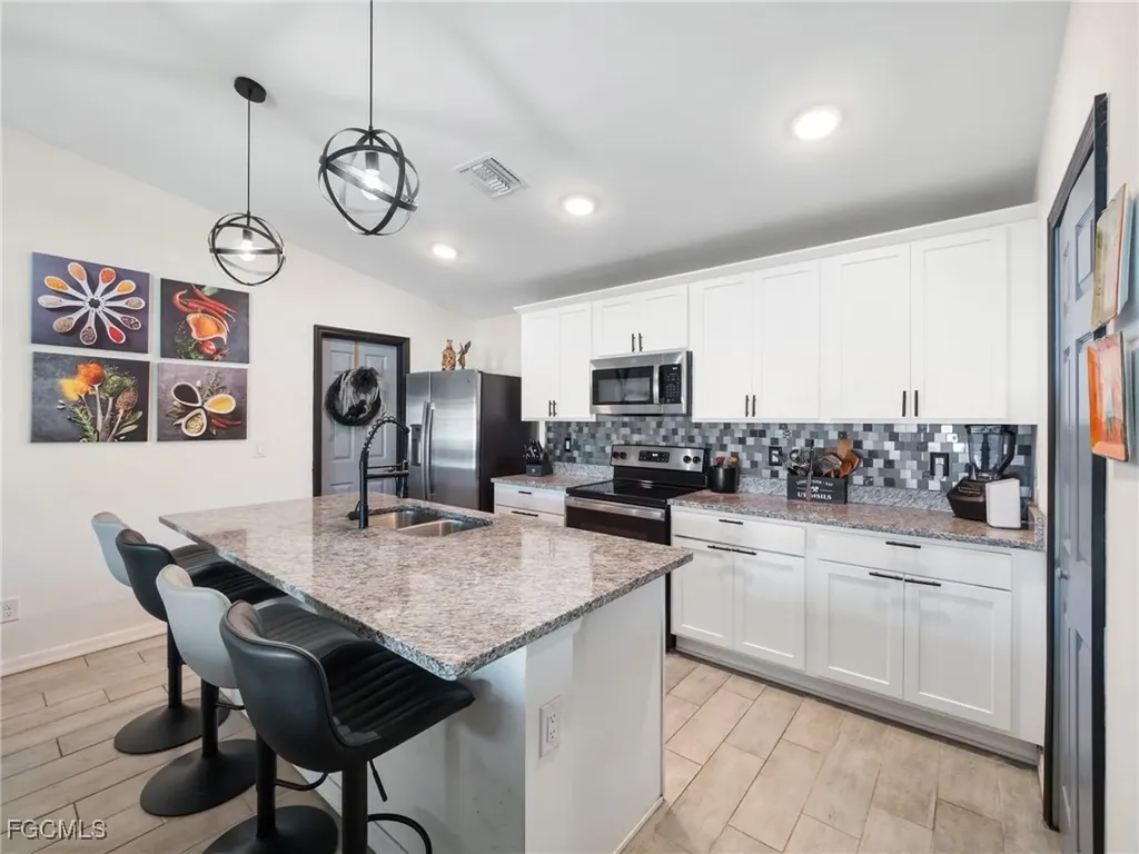 2737 NE 2nd Place Cape Coral FL 33909