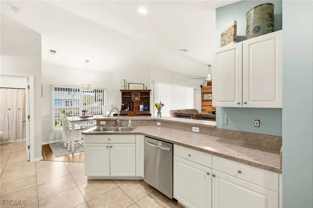 309 NE 30th Terrace Cape Coral FL 33909