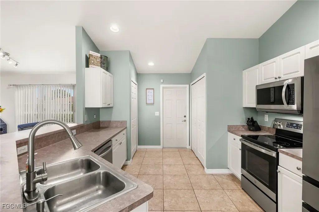 309 NE 30th Terrace Cape Coral FL 33909