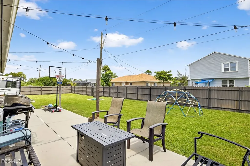 309 NE 30th Terrace Cape Coral FL 33909