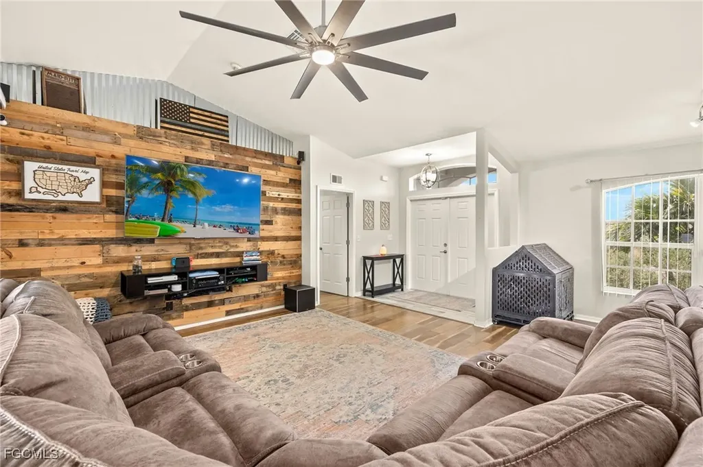 309 NE 30th Terrace Cape Coral FL 33909