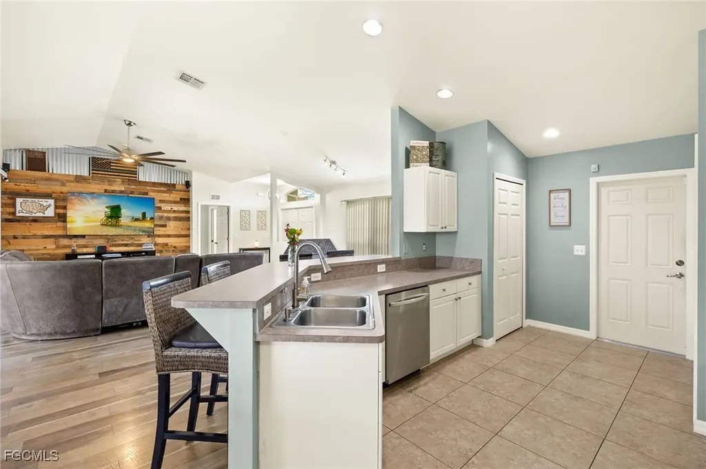 309 NE 30th Terrace Cape Coral FL 33909