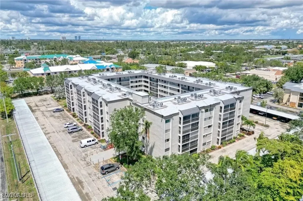 2121 Collier Avenue Fort Myers FL 33901