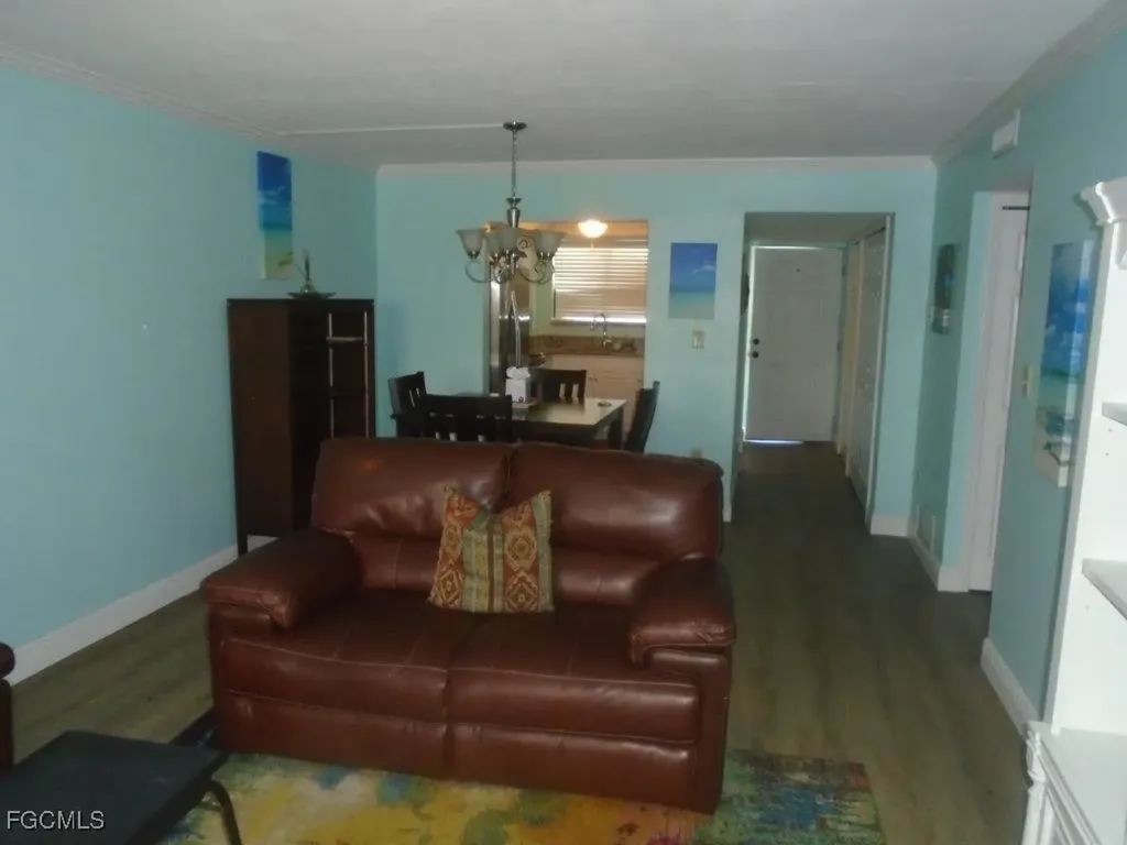2121 Collier Avenue Fort Myers FL 33901