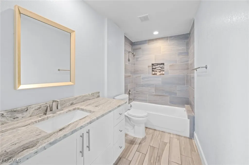 2514 SE 26th Avenue Cape Coral FL 33904