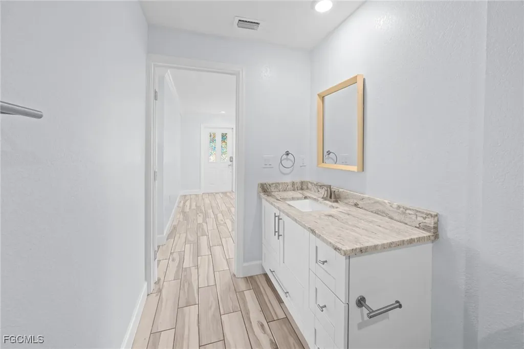 2514 SE 26th Avenue Cape Coral FL 33904