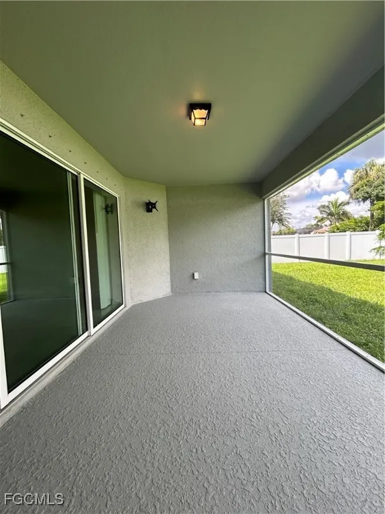 1202 NW 22nd Avenue Cape Coral FL 33993