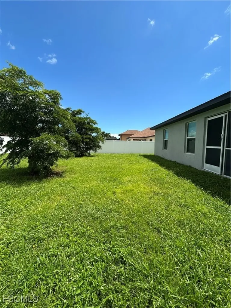 1202 NW 22nd Avenue Cape Coral FL 33993