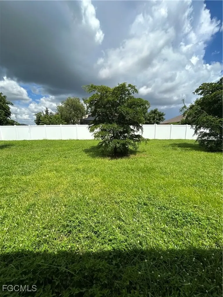 1202 NW 22nd Avenue Cape Coral FL 33993