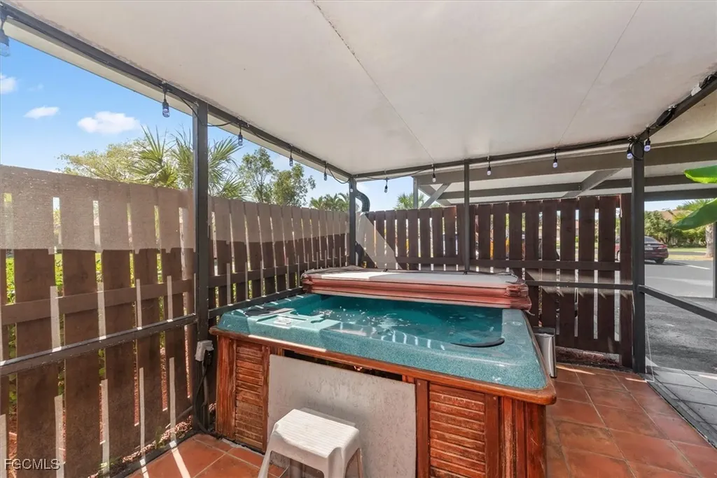 6414 Royal Woods Drive Fort Myers FL 33908