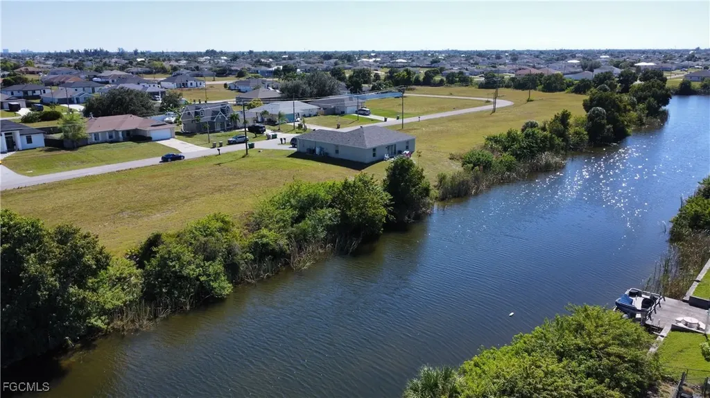 2024 NW 9th Avenue Cape Coral FL 33993