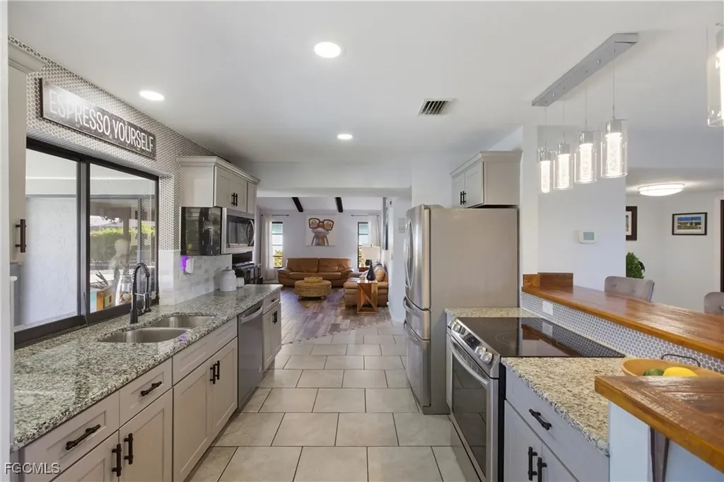 2916 SE 11th Avenue Cape Coral FL 33904