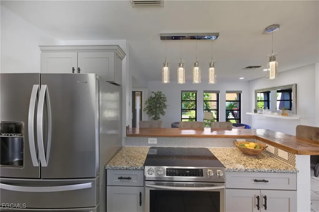 2916 SE 11th Avenue Cape Coral FL 33904