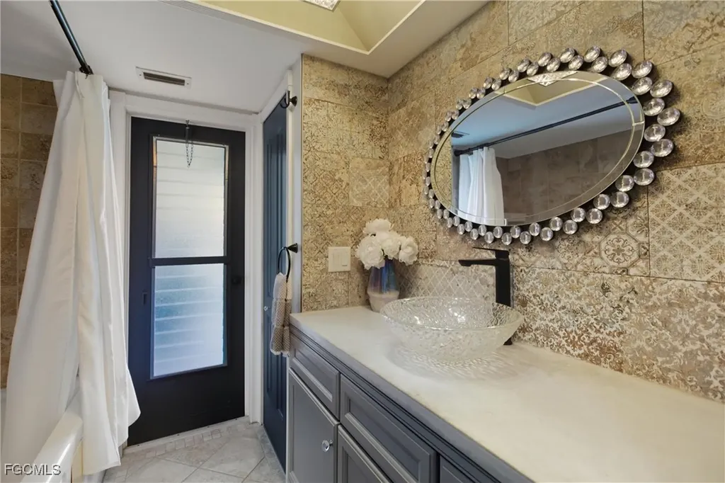 2916 SE 11th Avenue Cape Coral FL 33904
