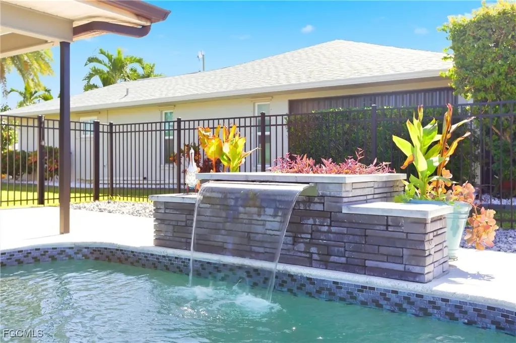 2916 SE 11th Avenue Cape Coral FL 33904