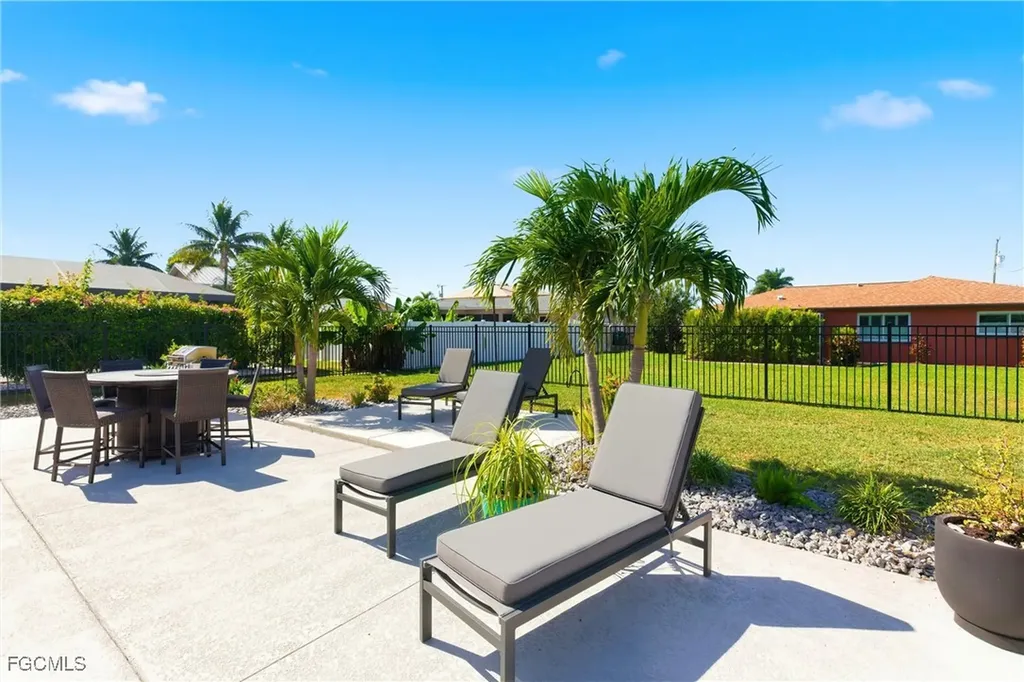 2916 SE 11th Avenue Cape Coral FL 33904